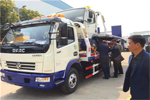 雁山区汽车道路救援拖车价格